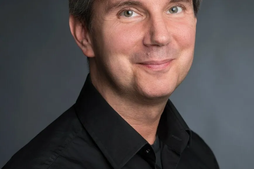 Porträtfoto von Aurel Schwarz.